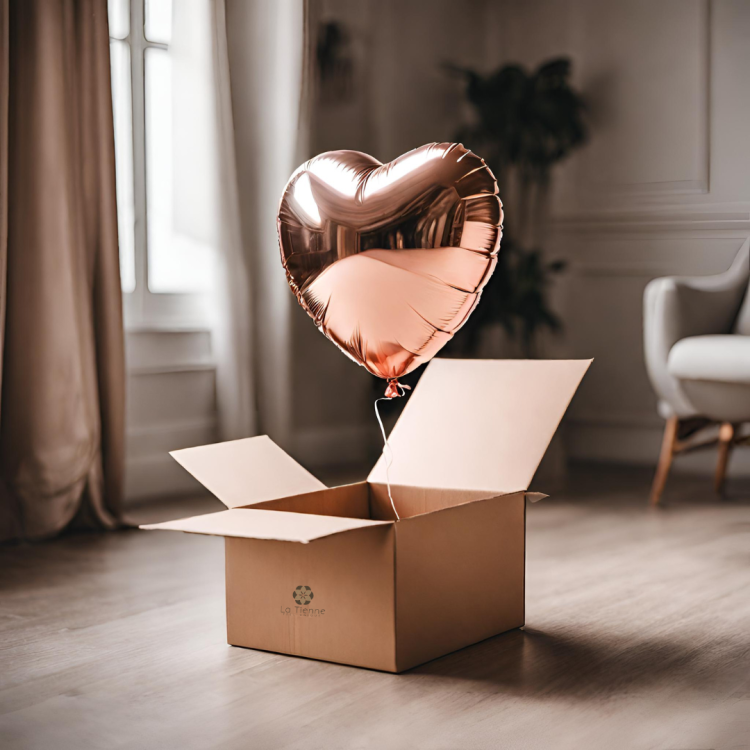 Balon z helem w pudełku